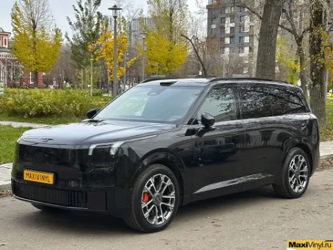 Оклейка зон риска Lynk&Co 900