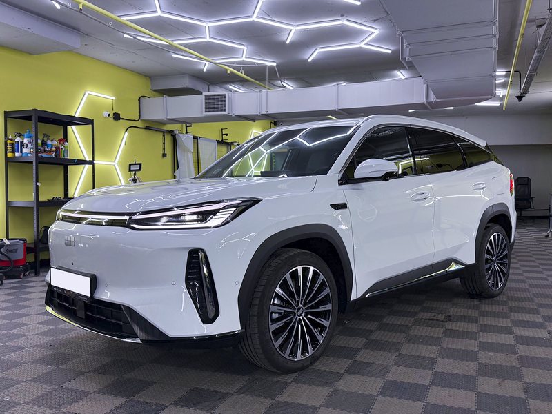 Оклейка зон риска и тонировка Geely Galaxy M7 EM-i